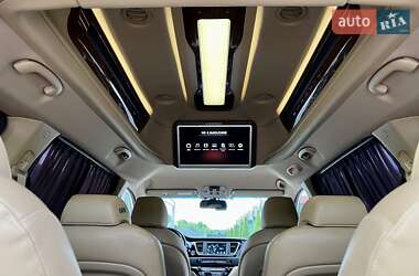 Мінівен Kia Carnival 2017 в 