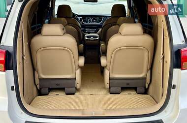 Мінівен Kia Carnival 2017 в 
