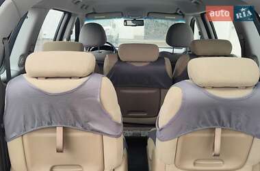 Минивэн Kia Carnival 2012 в 