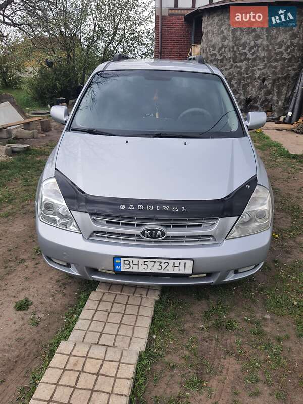 Минивэн Kia Carnival 2008 в Харькове