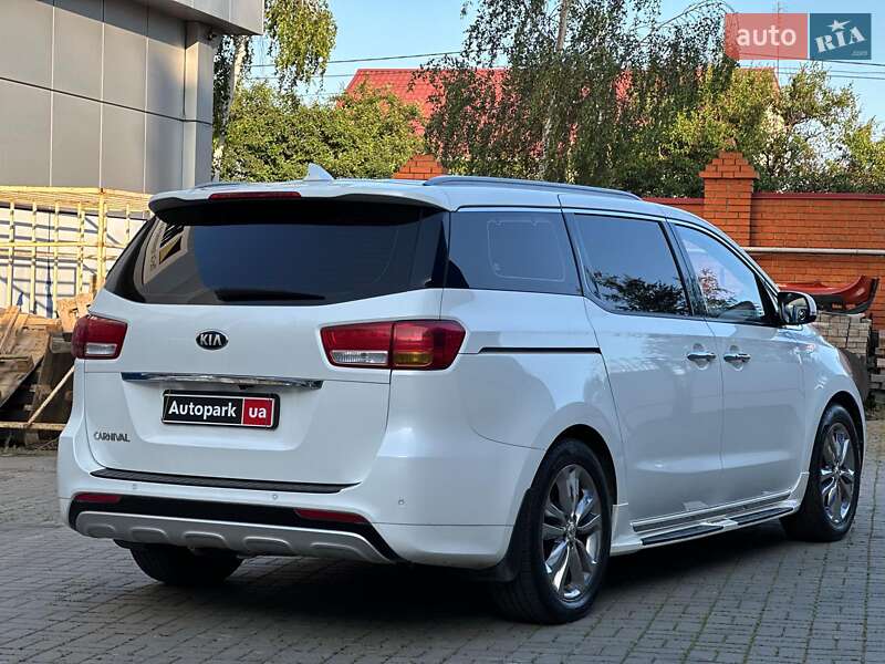 Мінівен Kia Carnival 2017 в Одесі
