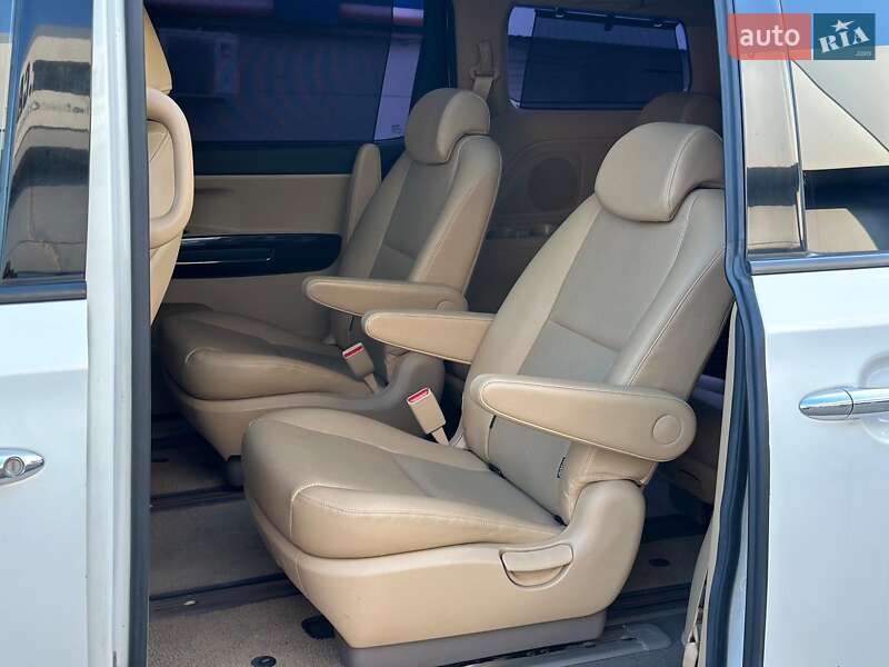 Мінівен Kia Carnival 2017 в Одесі