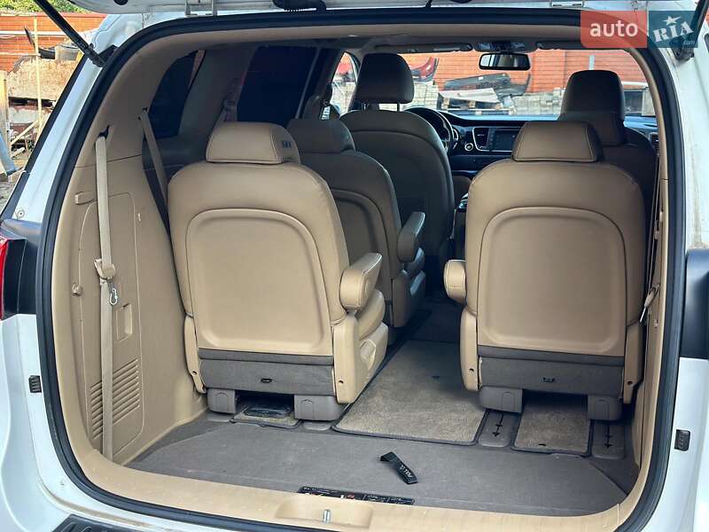 Мінівен Kia Carnival 2017 в Одесі