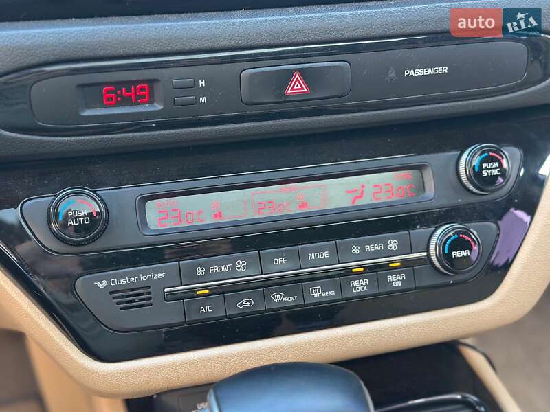 Мінівен Kia Carnival 2017 в Одесі