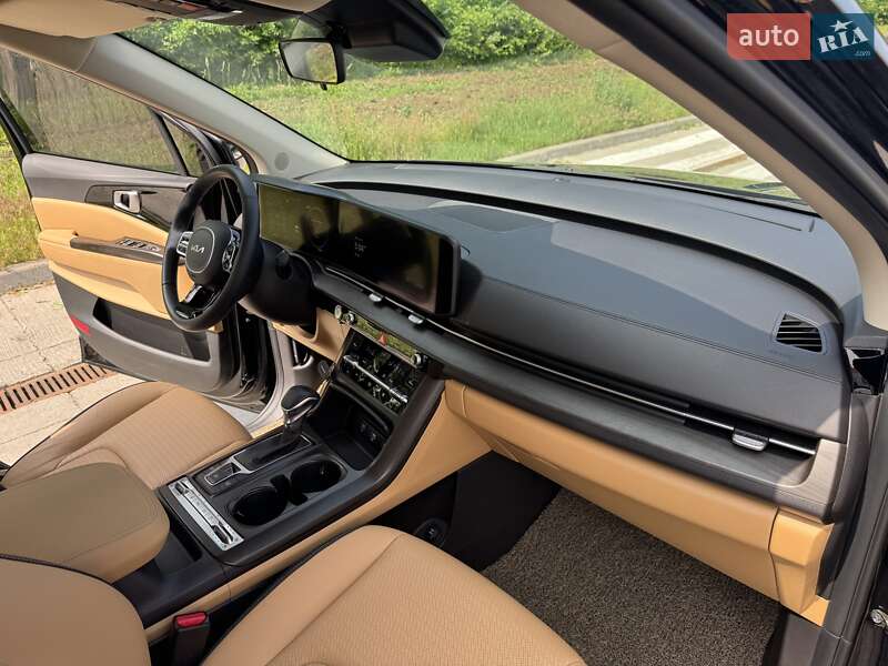 Минивэн Kia Carnival 2022 в Киеве