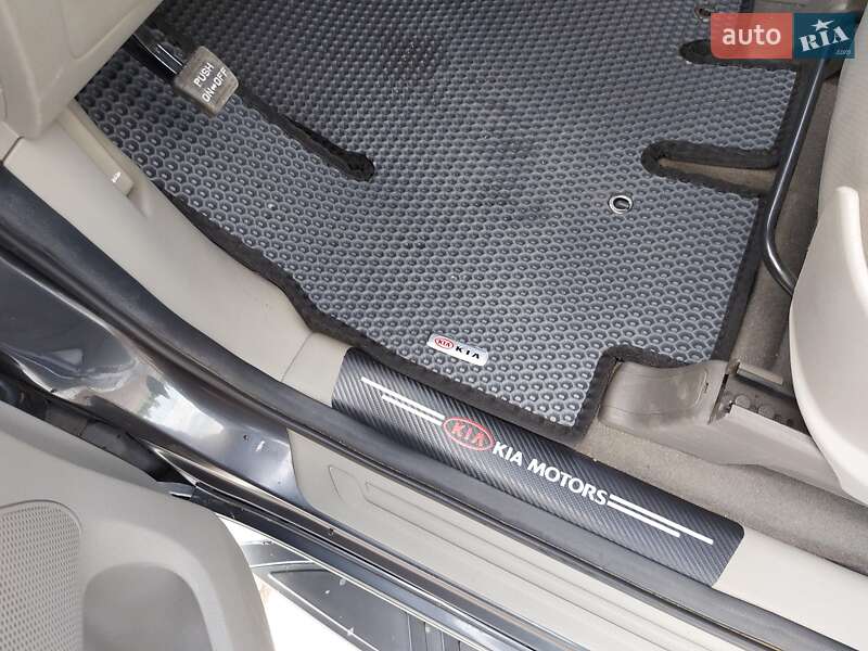 Минивэн Kia Carnival 2015 в Днепре фото 16 Минивэн Kia Carnival 2015 в Днепре