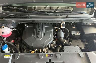 Минивэн Kia Carnival 2023 в 