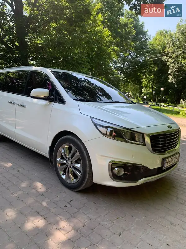 Kia Carnival