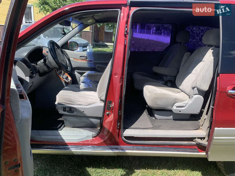 Мінівен Kia Carnival 2004 в Ковелі