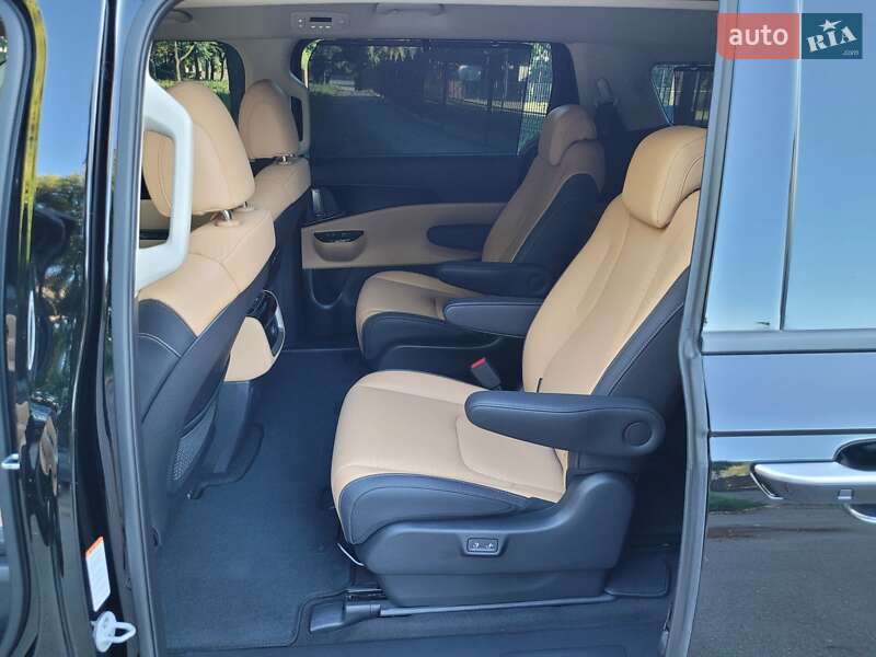 Мінівен Kia Carnival 2023 в Полтаві