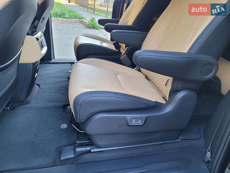 Мінівен Kia Carnival 2023 в Полтаві