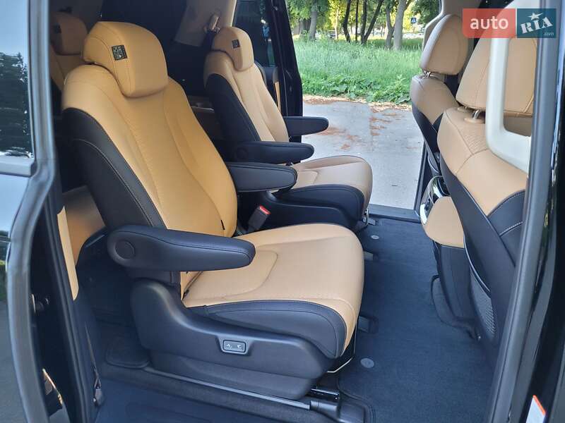 Мінівен Kia Carnival 2023 в Полтаві