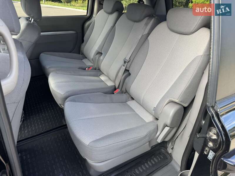 Мінівен Kia Carnival 2012 в Вінниці