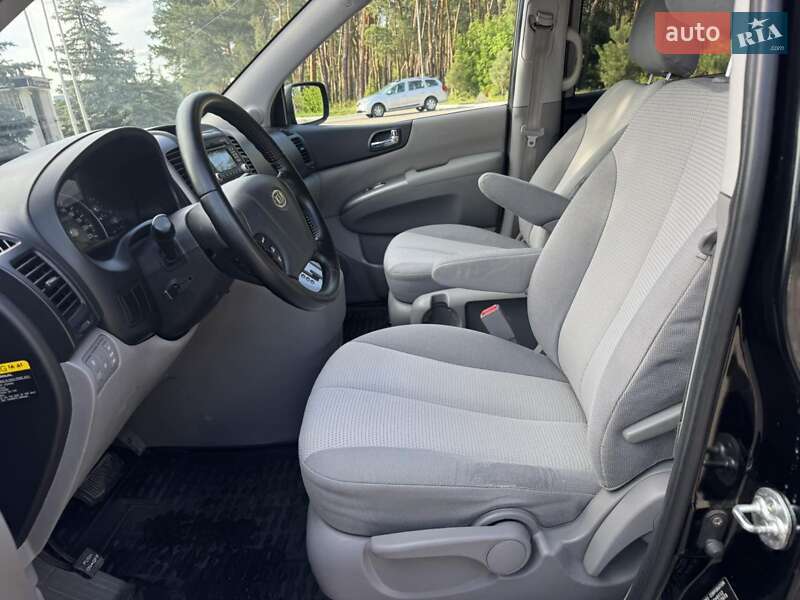 Мінівен Kia Carnival 2012 в Вінниці