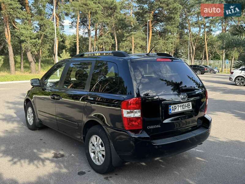 Мінівен Kia Carnival 2012 в Вінниці