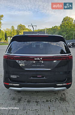 Минивэн Kia Carnival 2023 в 