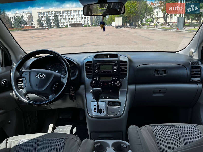 Мінівен Kia Carnival 2008 в Хмельницькому