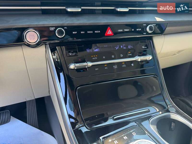 Минивэн Kia Carnival 2023 в Киеве
