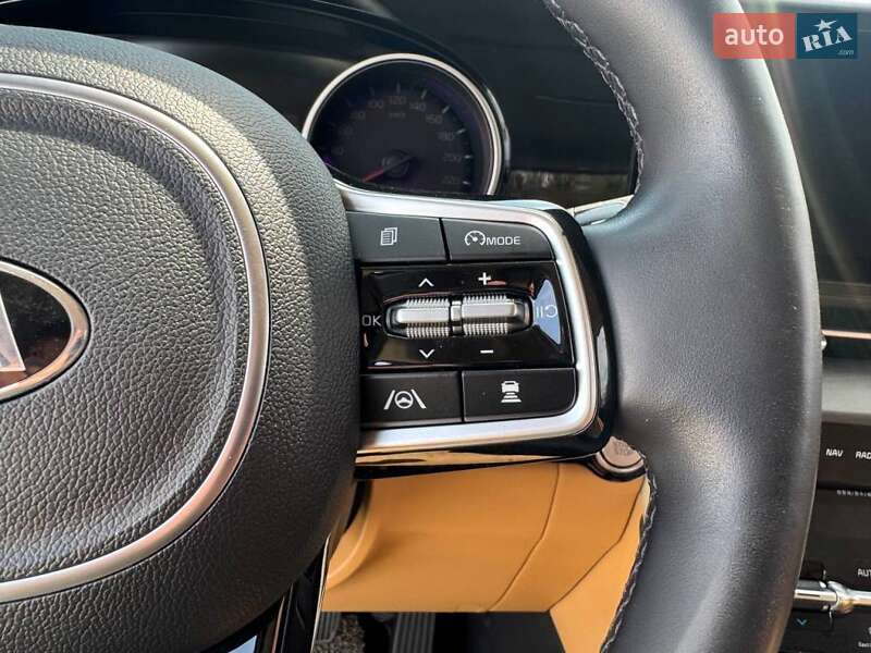 Мінівен Kia Carnival 2021 в Києві