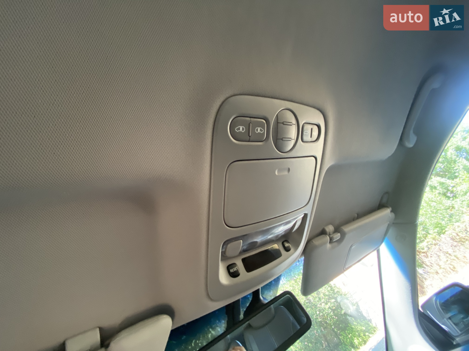 2011 Kia Carnival - мініатюра 10