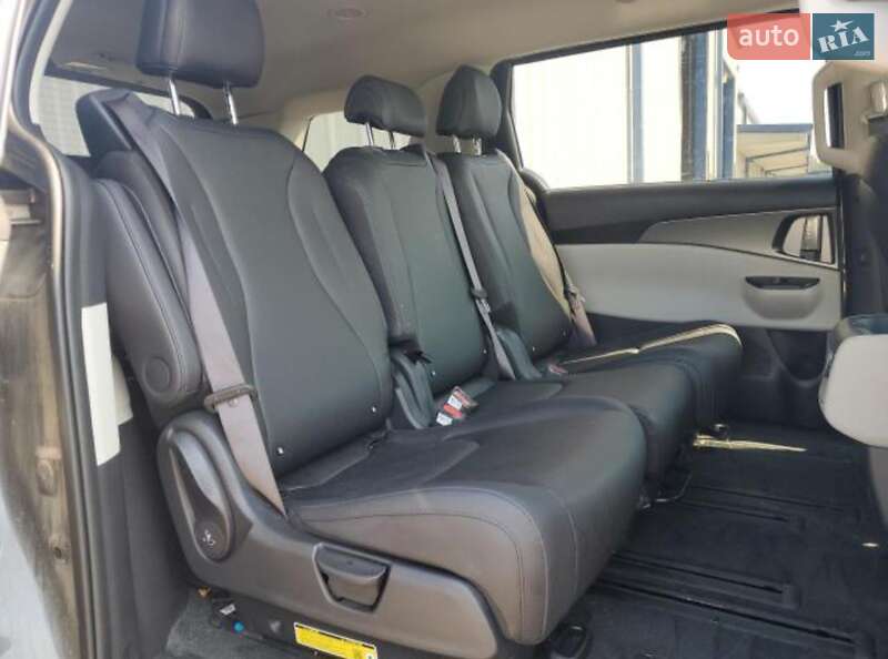 Мінівен Kia Carnival 2023 в Трускавці