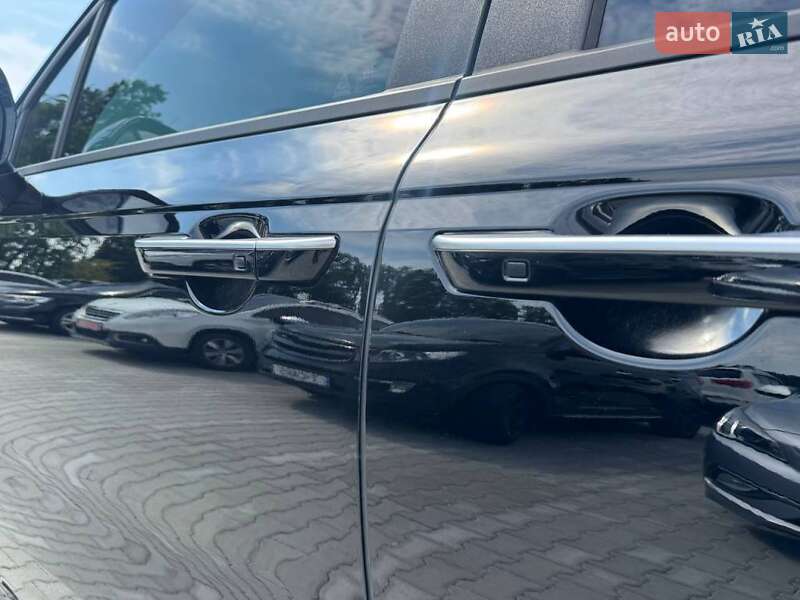 Мінівен Kia Carnival 2021 в Києві