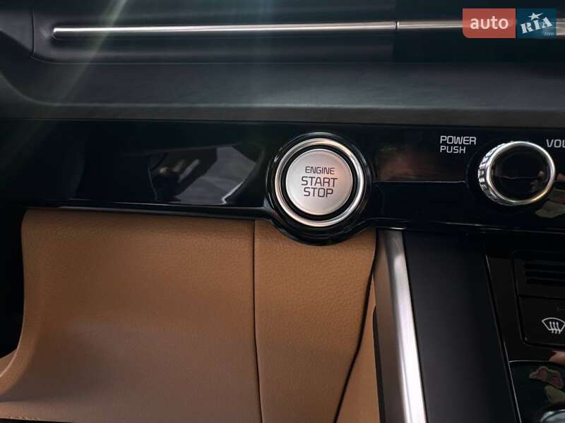 Мінівен Kia Carnival 2021 в Києві