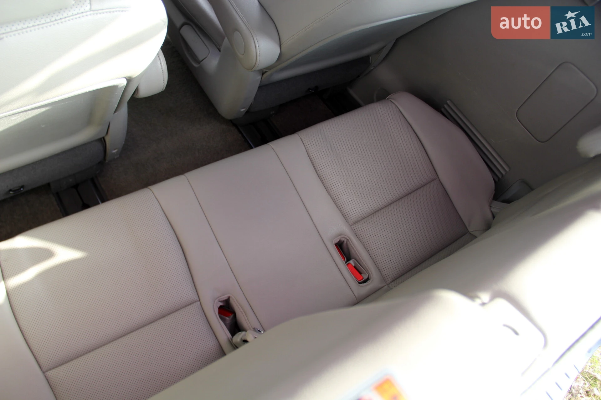 2015 Kia Carnival - мініатюра 17