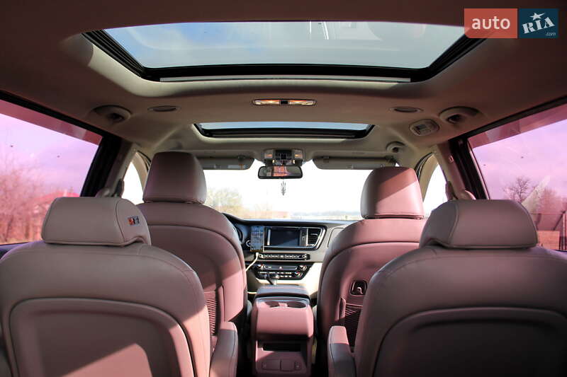 Минивэн Kia Carnival 2015 в Одессе