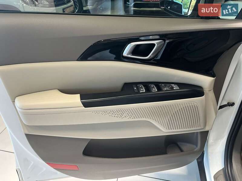 Мінівен Kia Carnival 2021 в Одесі