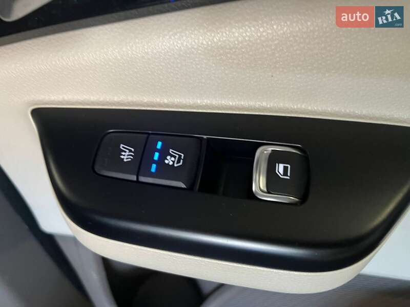 Мінівен Kia Carnival 2021 в Одесі