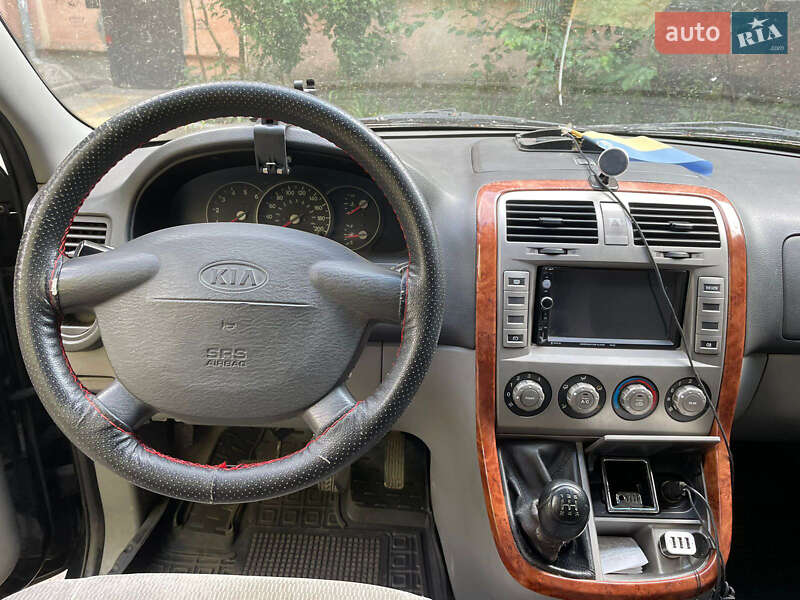 Мінівен Kia Carnival 2005 в Одесі