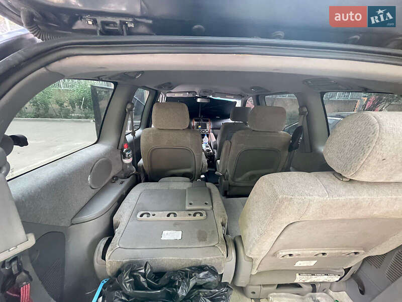 Мінівен Kia Carnival 2005 в Одесі