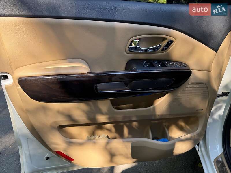 Минивэн Kia Carnival 2019 в Киеве