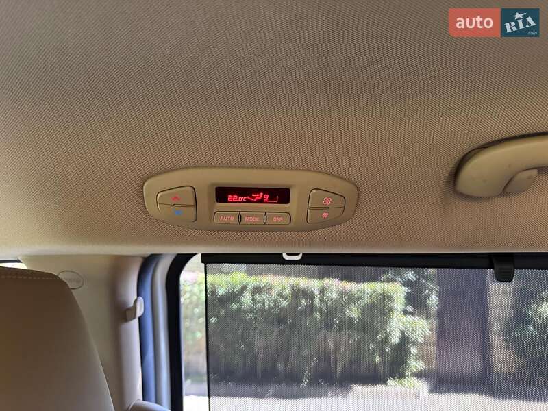 Минивэн Kia Carnival 2019 в Киеве