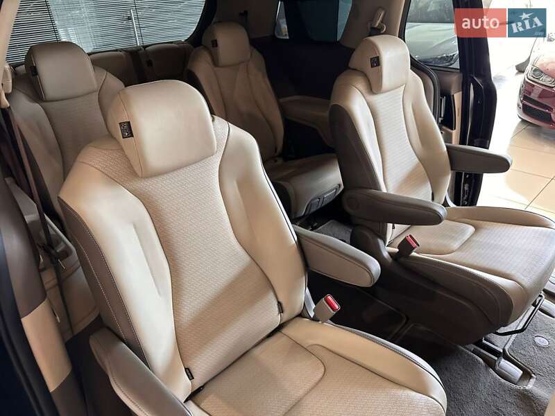 Мінівен Kia Carnival 2022 в Одесі