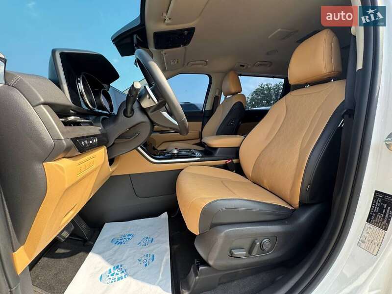 Минивэн Kia Carnival 2021 в Киеве