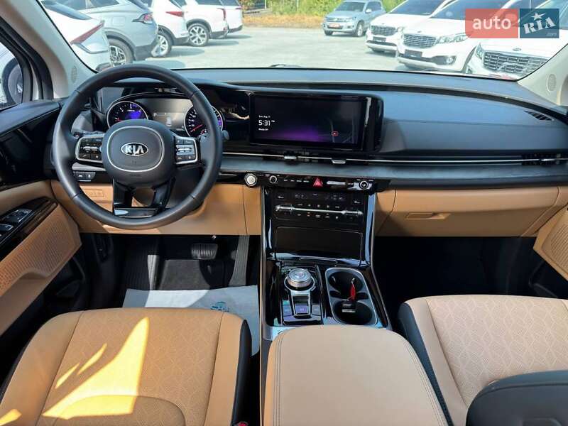 Минивэн Kia Carnival 2021 в Киеве