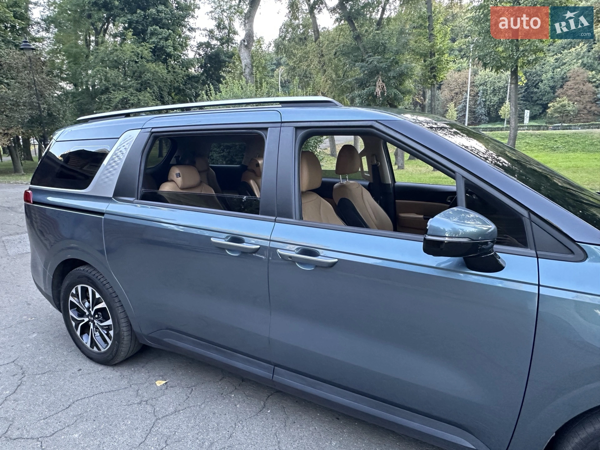 2020 Kia Carnival - мініатюра 15