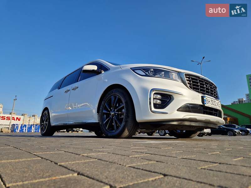 Минивэн Kia Carnival 2018 в Одессе