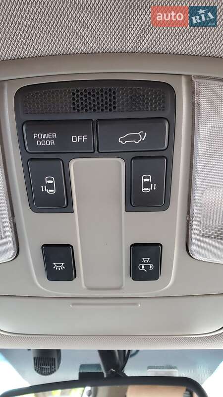 Мінівен Kia Carnival 2015 в Одесі фото 11 Мінівен Kia Carnival 2015 в Одесі