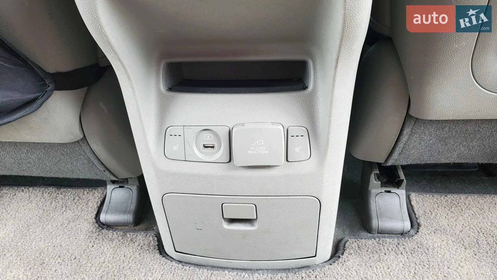 2015 Kia Carnival - мініатюра 29