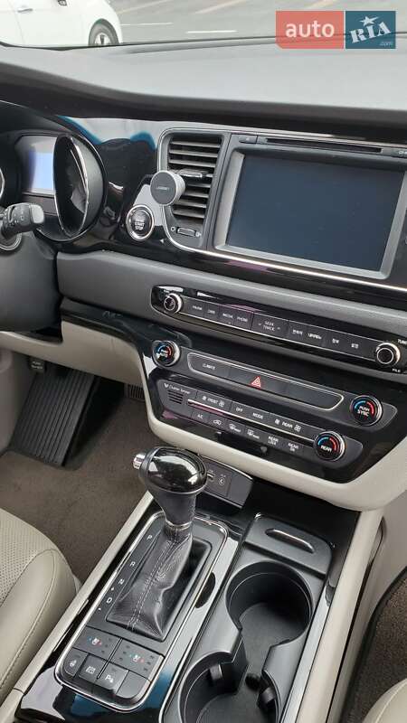 Мінівен Kia Carnival 2015 в Одесі фото 39 Мінівен Kia Carnival 2015 в Одесі