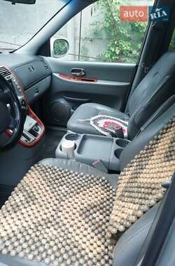 Минивэн Kia Carnival 2003 в  фото 4 Минивэн Kia Carnival 2003 в