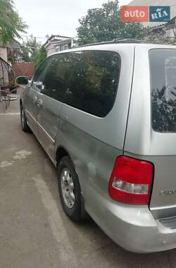 Минивэн Kia Carnival 2003 в  фото 11 Минивэн Kia Carnival 2003 в