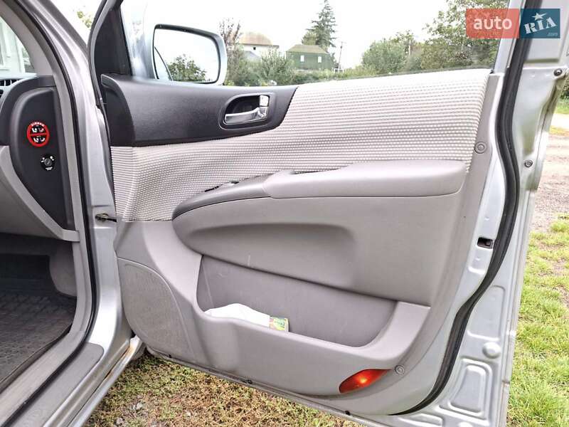 Минивэн Kia Carnival 2007 в Житомире фото 12 Минивэн Kia Carnival 2007 в Житомире