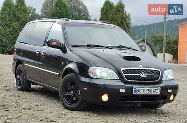 Минивэн Kia Carnival 2004 в Турке