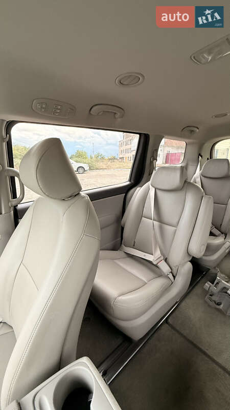 Мінівен Kia Carnival 2017 в Білгороді-Дністровському фото 20 Мінівен Kia Carnival 2017 в Білгороді-Дністровському
