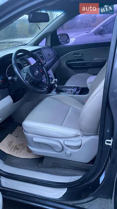 Мінівен Kia Carnival 2015 в Хмельницькому