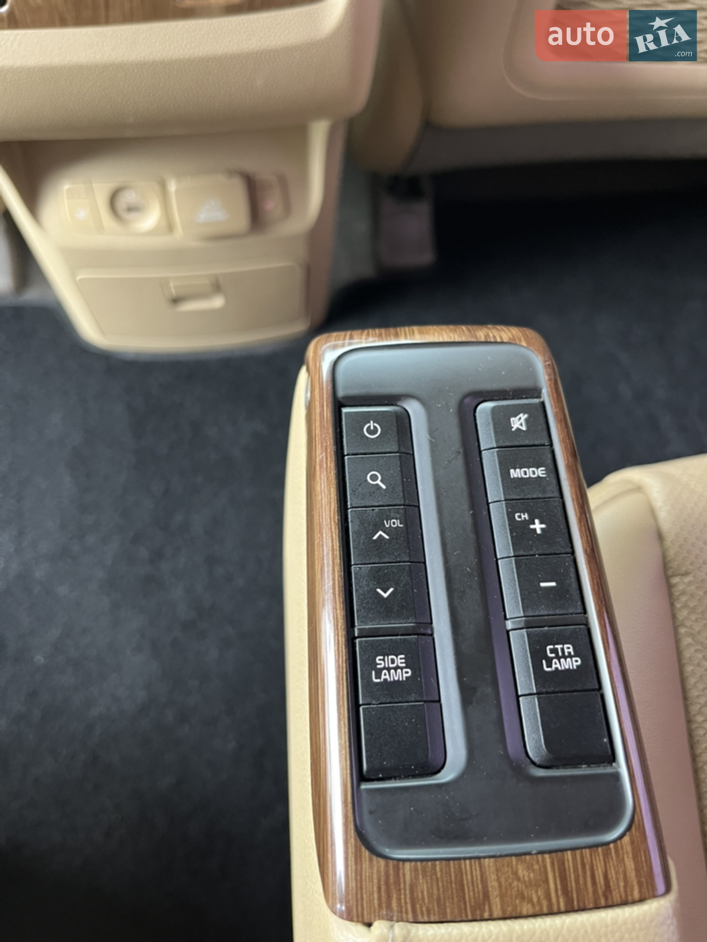 2016 Kia Carnival - мініатюра 16